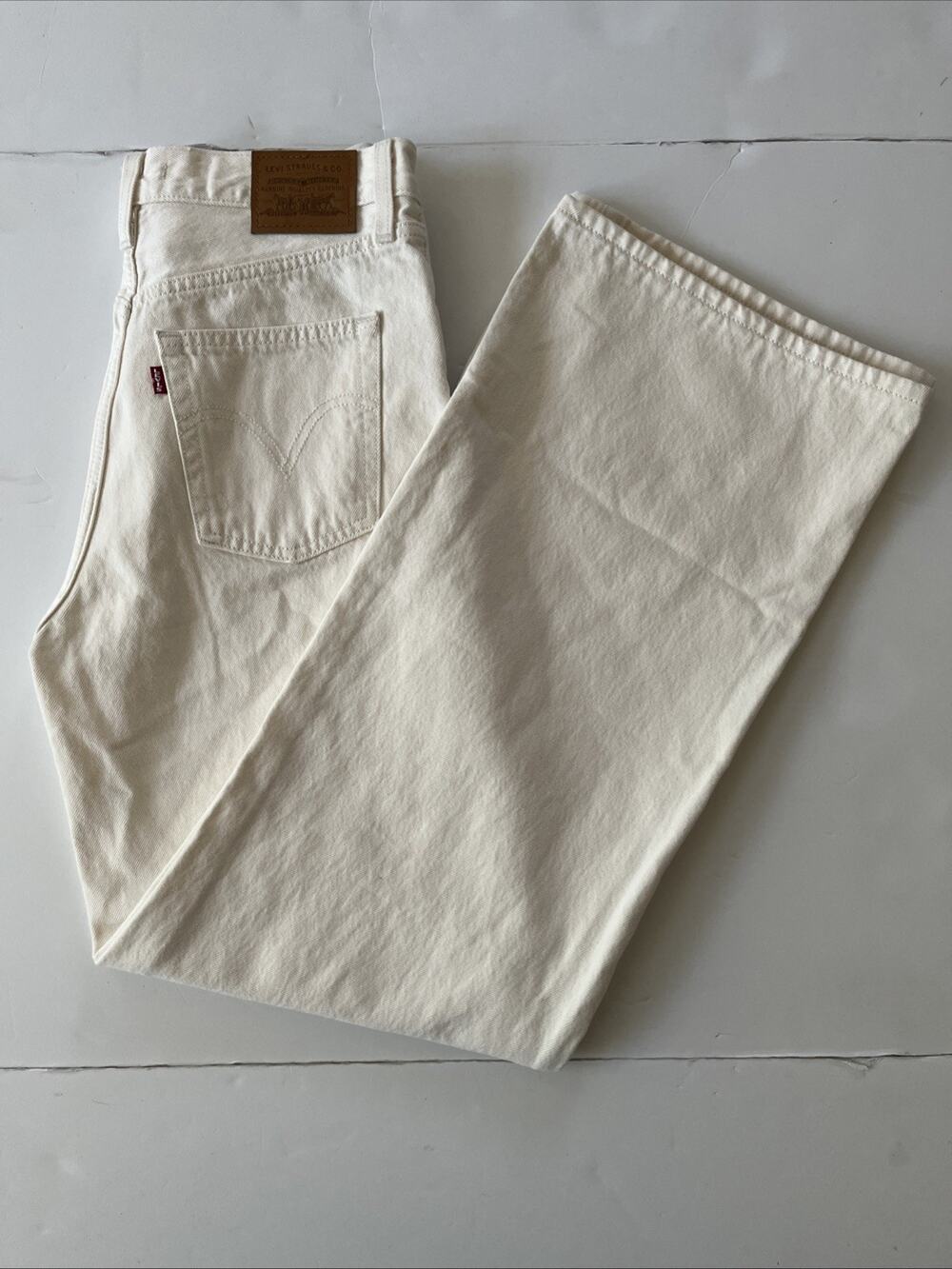 Levi’s Jeans Women 27 (27x32) Off White Ribcage Wide Leg Streetwear Modern Denim